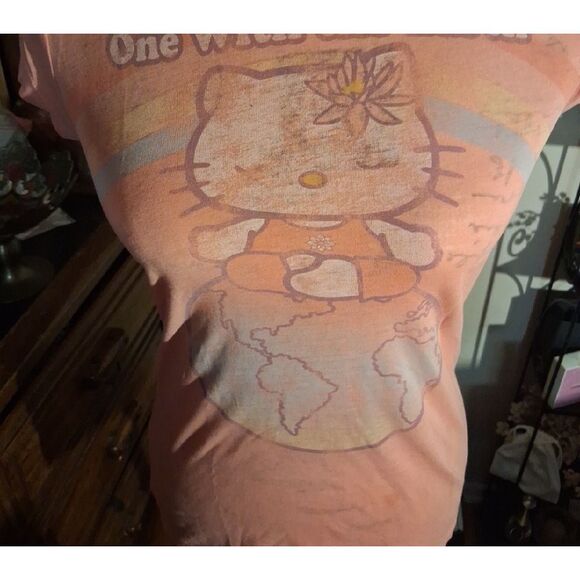 Vintage Y2k Hello Kitty Earth Graphic Short Sleeve T-shirt Size Small/medium - Picture 2 of 7